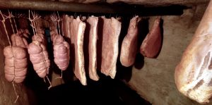 suhomesnati proizvodi, pršut, kulen domaća hrana, tradicija, opg dedić, restoran bistro biser